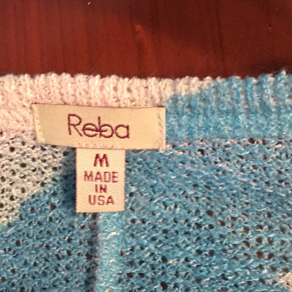 Woman’s Reba light weight v neck sweater - Picture 3 of 4